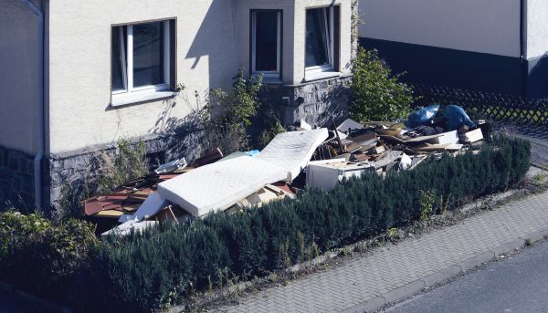 Yard Junk Removal in Arlington Heights
