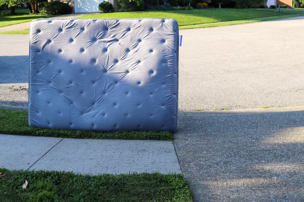 Mattress Removal Service in Arlington Heights
